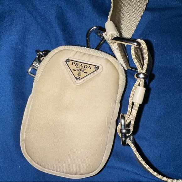 Basically brand new Prada bag for half price. - Picture 5 of 8